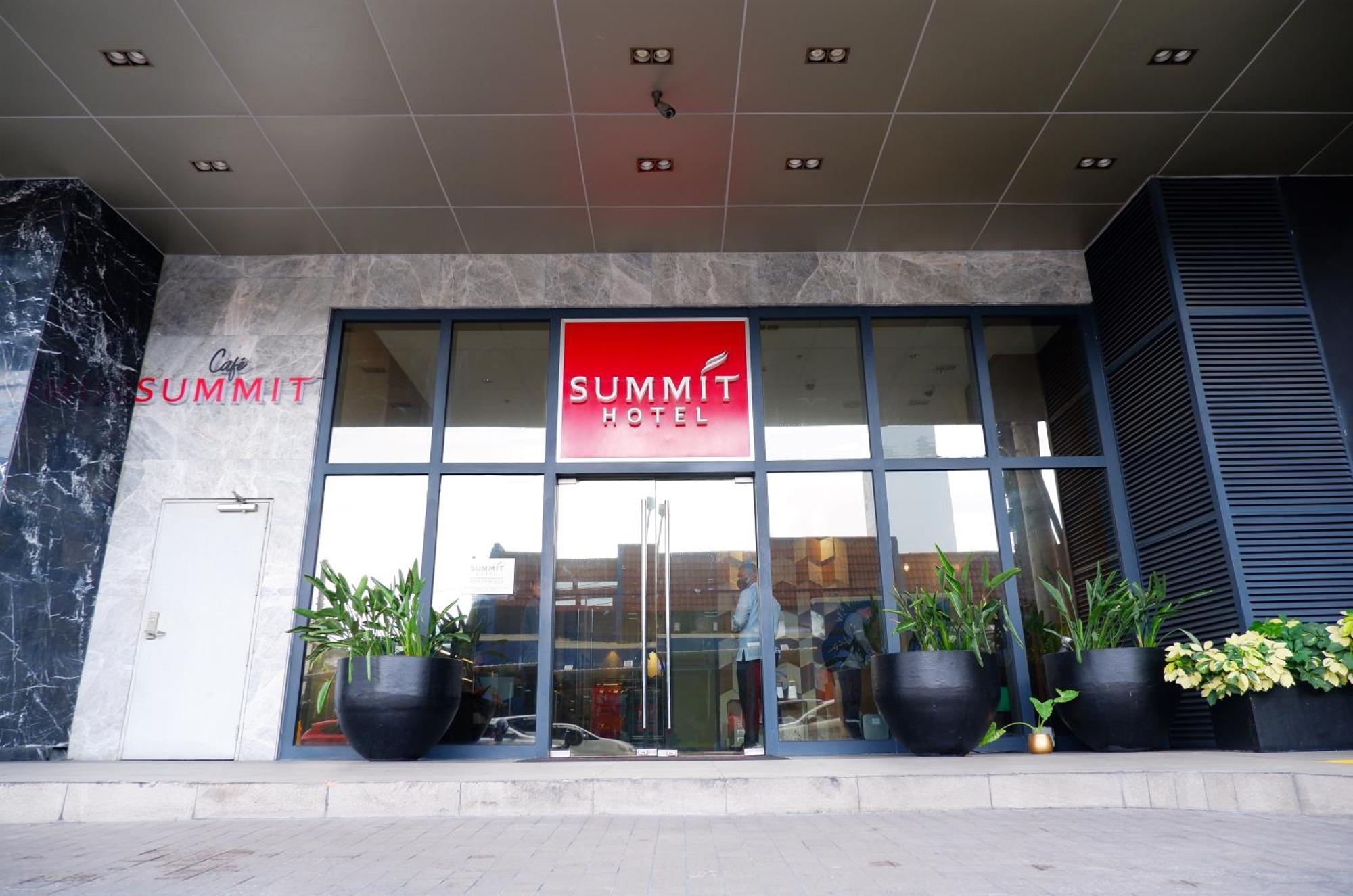Summit Hotel Greenhills Quezon City Bagian luar foto