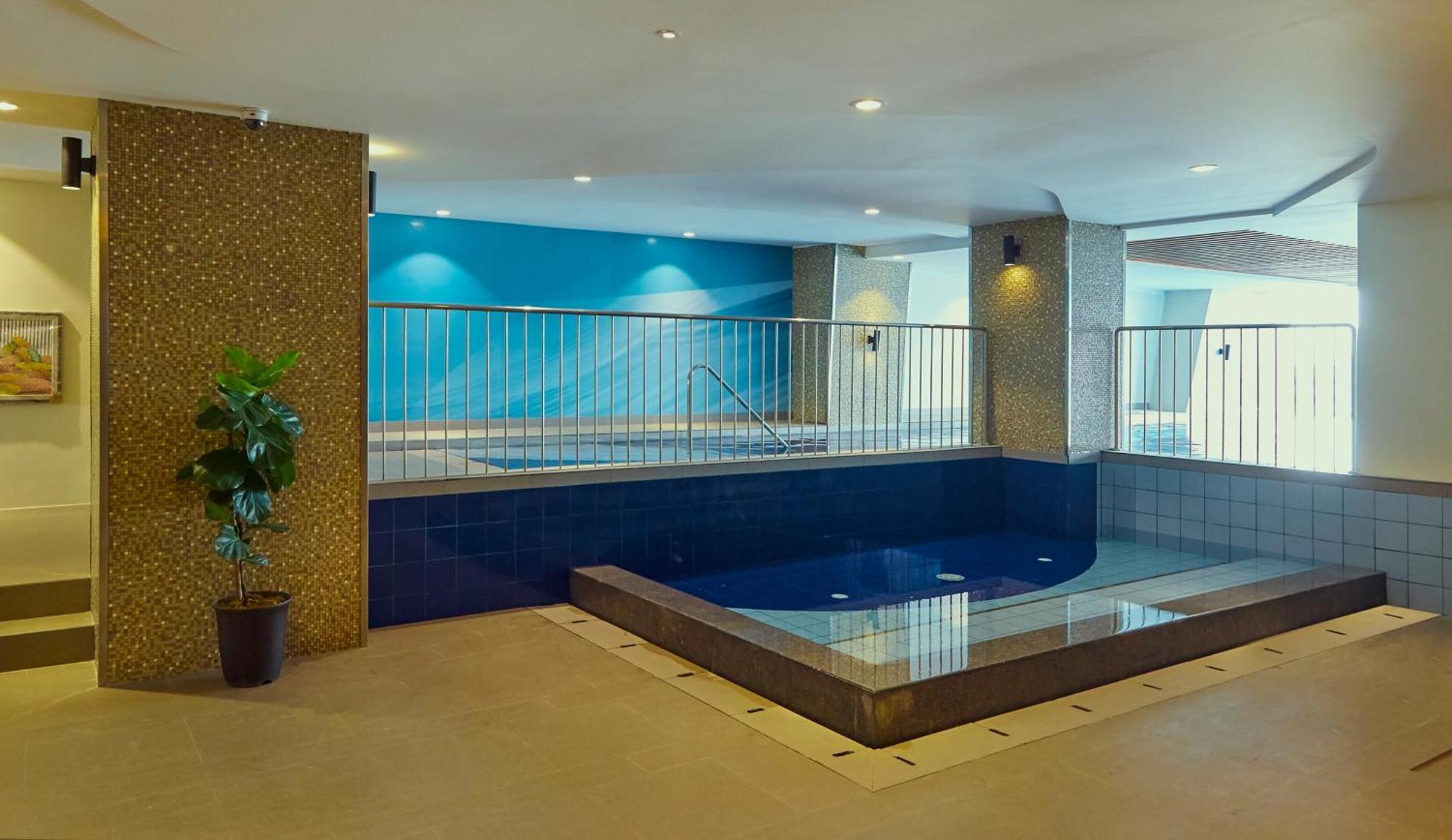 Summit Hotel Greenhills Quezon City Bagian luar foto
