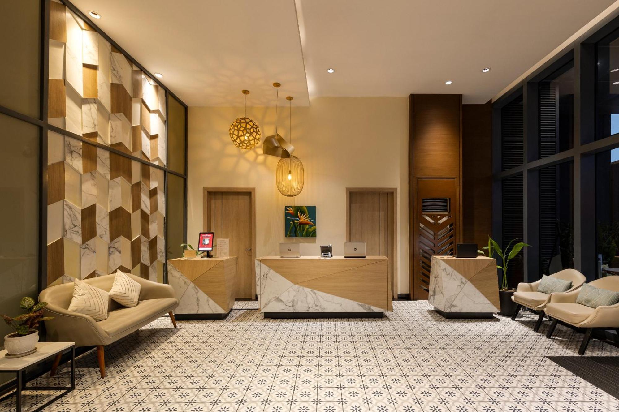 Summit Hotel Greenhills Quezon City Bagian luar foto