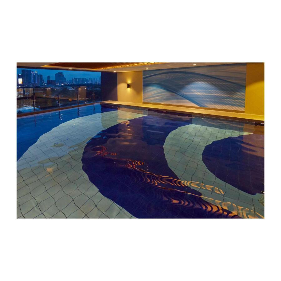 Summit Hotel Greenhills Quezon City Bagian luar foto