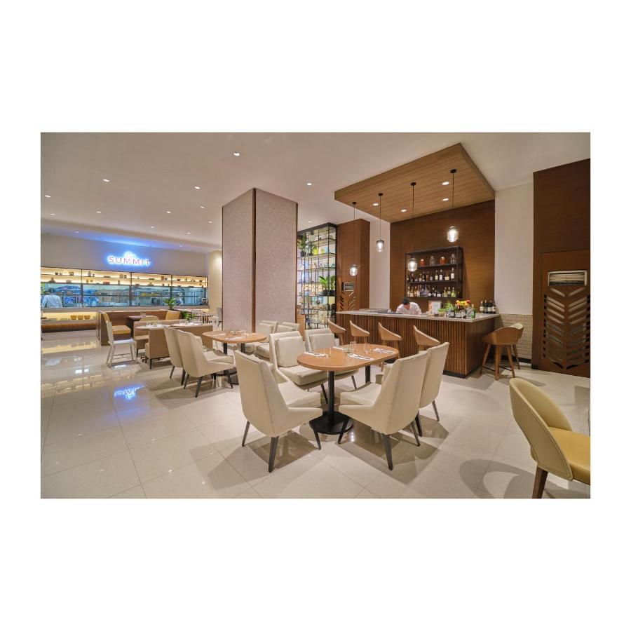 Summit Hotel Greenhills Quezon City Bagian luar foto