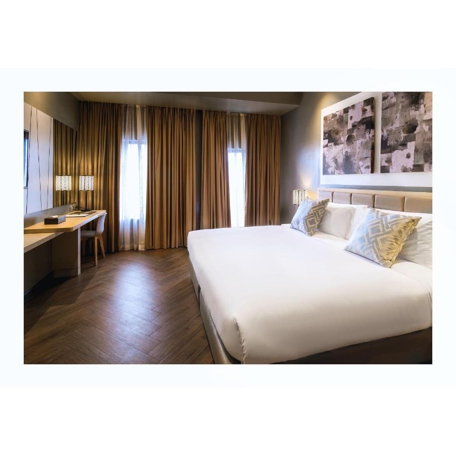 Summit Hotel Greenhills Quezon City Bagian luar foto